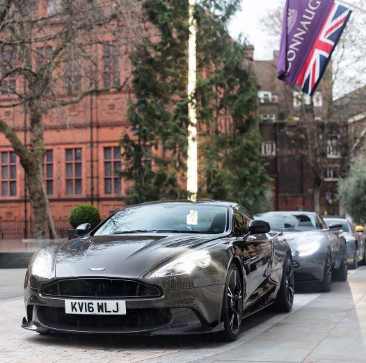 StratstoneAston's tweet photo. They say a picture paints a thousand words. This is most definitely the case for  automotive influencer @HP_Hunters https://t.co/cUJEcN9lD6 https://t.co/8sACJm8Yij