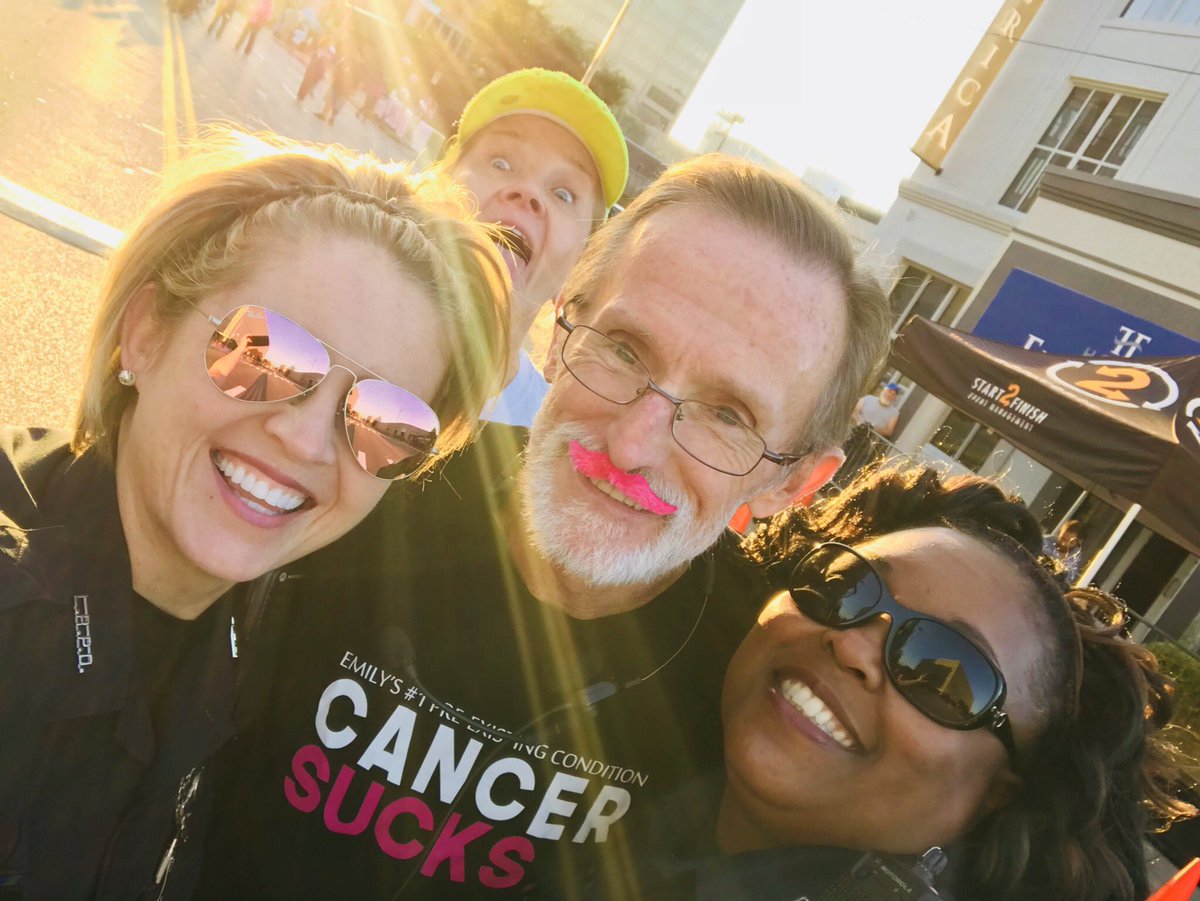 Race for the Cure in downtown LR! #finishlinefun 🏅😀👓🎉