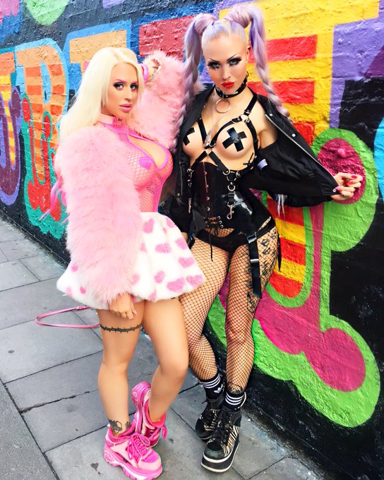 Bad bitches is the only thing that I like! Would go gay for this queen any day ? ig: @mylittlevronie