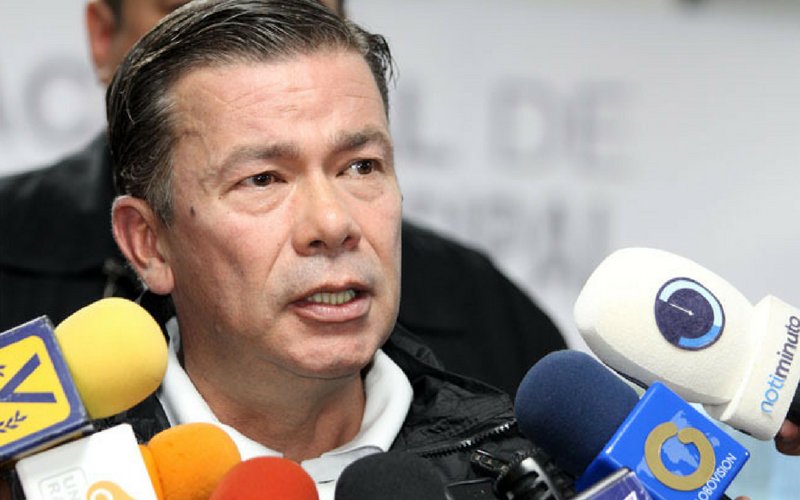 #Democracia2017 #14Oct <a href="/GerardoBlyde/">Gerardo Blyde</a>: La fórmula es votar masivamente #NoticieroVenevision  bit.ly/2ypcuKz