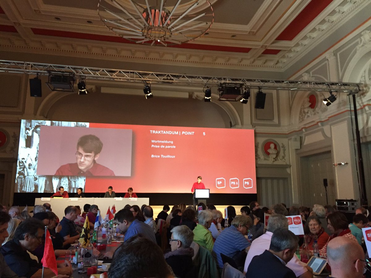 JusoSchweiz's tweet photo. #LuanaSchena und #BriceTouilloux verteidigen den Antrag zur Abschaffung der 2. Säule!#spdv https://t.co/ZiYw56YWuE