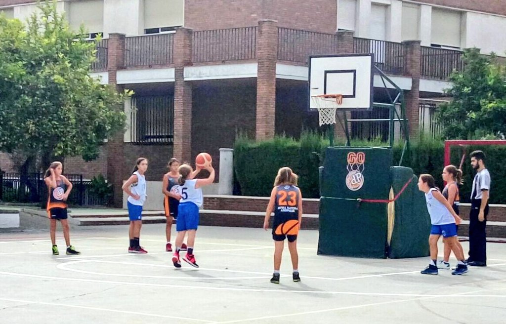 Cbmontilla's tweet photo. RESULTADOS: @CDAddipacor -Montilla (MiniF) Derrota en partido muy igualado. Las niñas compiten muy bien pero nos faltó 1 poco + de acierto https://t.co/MV8yJFaYcT
