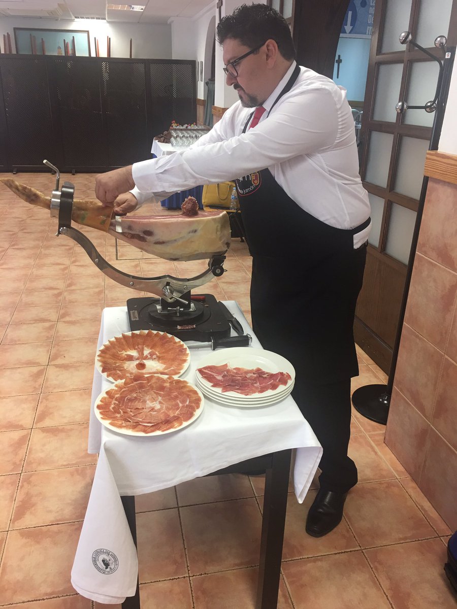 NOAGONPE's tweet photo. #2ProtocoloMurcia Hora del almuerzo! Gracias a @ASOJAMur y @RutaVinoYecla @UCAM @aeprotocolo #Protocolo #Eventos https://t.co/JKwtrhlu6f