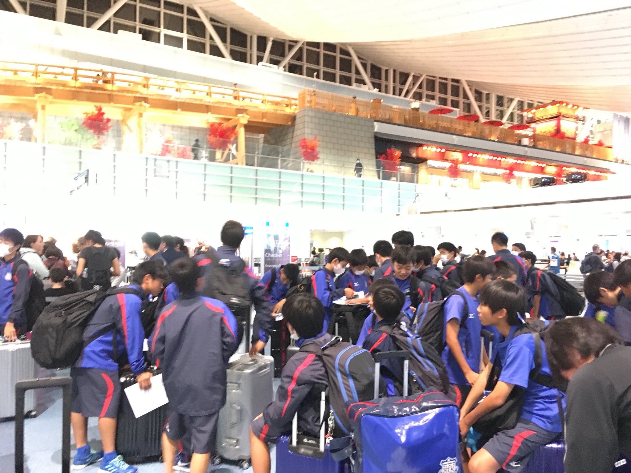 一般社団法人ヴァンフォーレスポーツクラブ 国際交流 本日から19日まで U12 U14の選手48名で カタール アスパイア遠征 に行ってきます 今回の遠征はアスパイアアカデミーからの招待を受けてのもので マレーシア代表と 一般社団法人ヴァンフォーレスポーツクラブ 国際交流 本日から19日まで U12 U14の選手48名で カタール アスパイア遠征 に行ってきます 今回の遠征はアスパイアアカデミーからの招待を受けてのもので マレーシア代表と