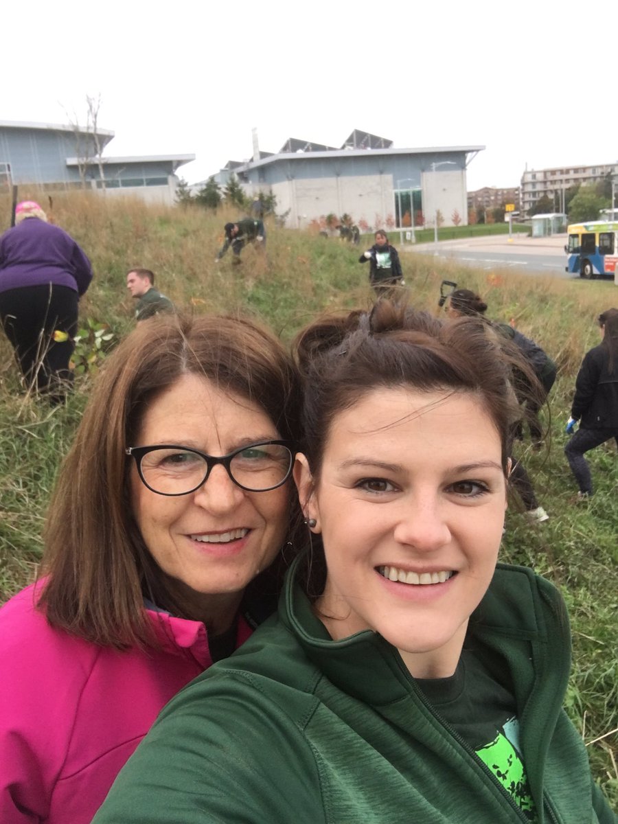 caitmcormier's tweet photo. Super fun planting over 300 trees at #TDTreeDays ! #TDCommonGround 🌲 @Dannywang1988 @AlfredaM @meaghanblyth https://t.co/devmdL54Na