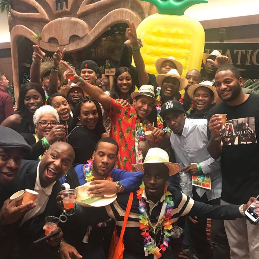 Get freaky in the tiki at @PlantationRums #Tiki #head #bar #popup #pineapple #party around the hour #TikiTime #PlantationRum 🍍🍹🍍