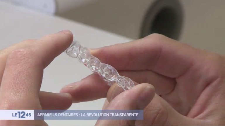 Biotech_Dental's tweet photo. Nos #gouttiรจres transparentes #DentoSmile sont ร l'honneur dans le 1245, le JT du groupe @M6 ! ๐
#aligneur #OFG
https://t.co/K7RyxSPkVK https://t.co/3IDuzqBqWl