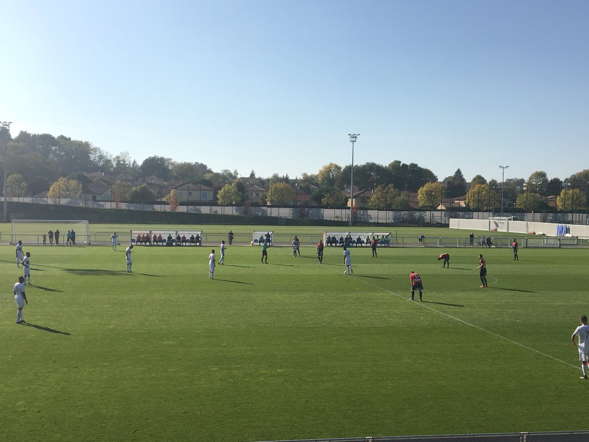 andrezieuxbthfc's tweet photo. #OLASF [0-0] 1' C'est parti pour cette rencontre entre les co-leaders de l’OL et de l’ASF. Allez la Loire, allez l'ASF ! https://t.co/Qb7PiGhSkl