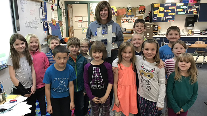 npsd1's tweet photo. I'd like to take a minute & recognize a teacher who is doing an AWESOME job on social media! Congrats Mrs. Saltenberger! #PRsuperstar π« https://t.co/4ni30mYVL2