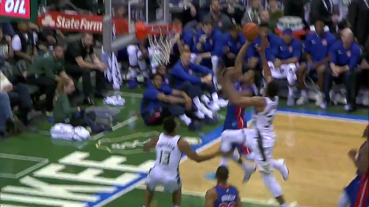 Block of the Night: Giannis with the chase down swat on Ish Smith!! https://t.co/DyVc1SDu6h