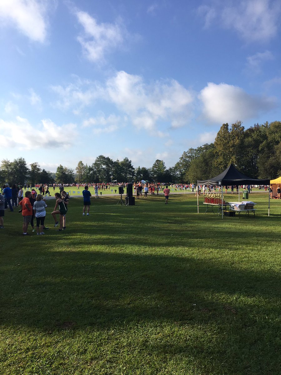 Jaybeertr's tweet photo. 1492 cross country runners at Point Mallard this morning! Great for our school and our Decatur community! #pointmallard #itsallabouttheD https://t.co/qWJxy0Imsd