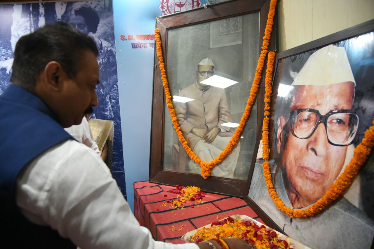 AshokChoudhaary's tweet image. #SPSDC सोसायटी द्वारा AN College पटना में राज्यसभा सांसद जयराम रमेश की पुस्तक &quot;Indira Gandhi: A Life In Nature&quot; पर परिचर्चा में शामिल हुआ।