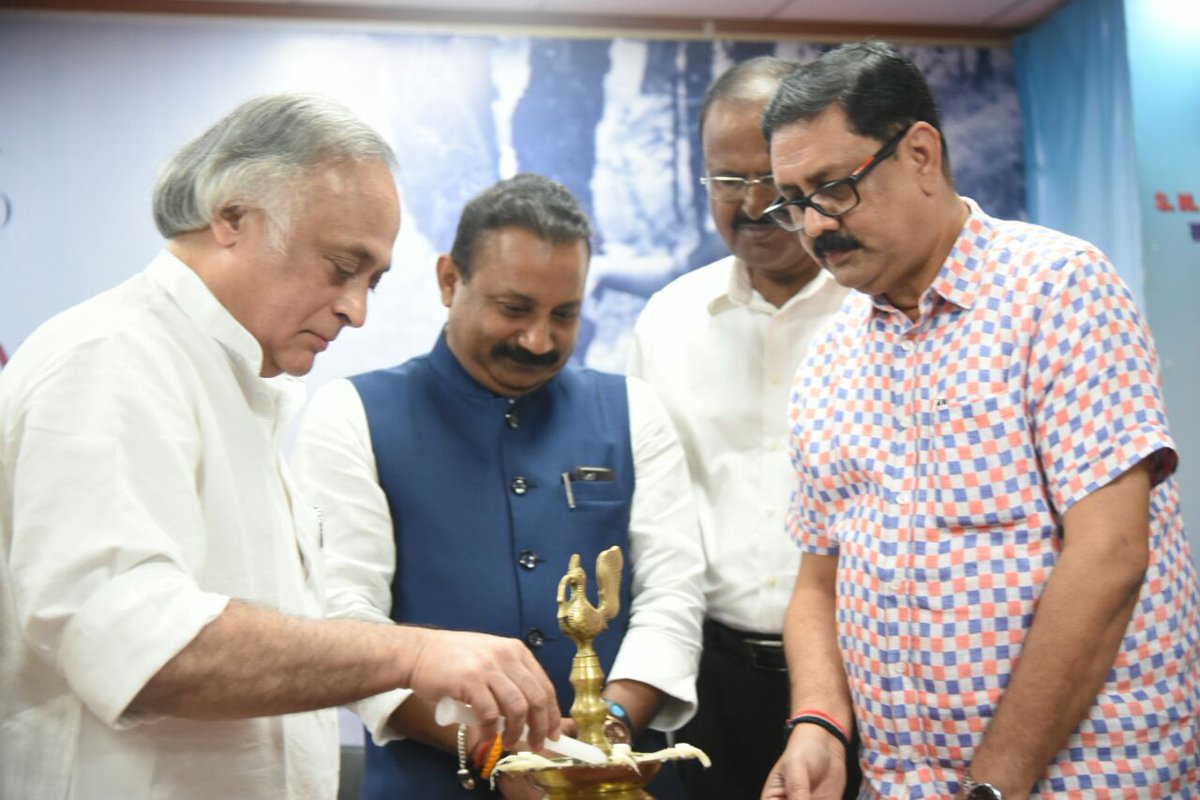 AshokChoudhaary's tweet image. #SPSDC सोसायटी द्वारा AN College पटना में राज्यसभा सांसद जयराम रमेश की पुस्तक &quot;Indira Gandhi: A Life In Nature&quot; पर परिचर्चा में शामिल हुआ।