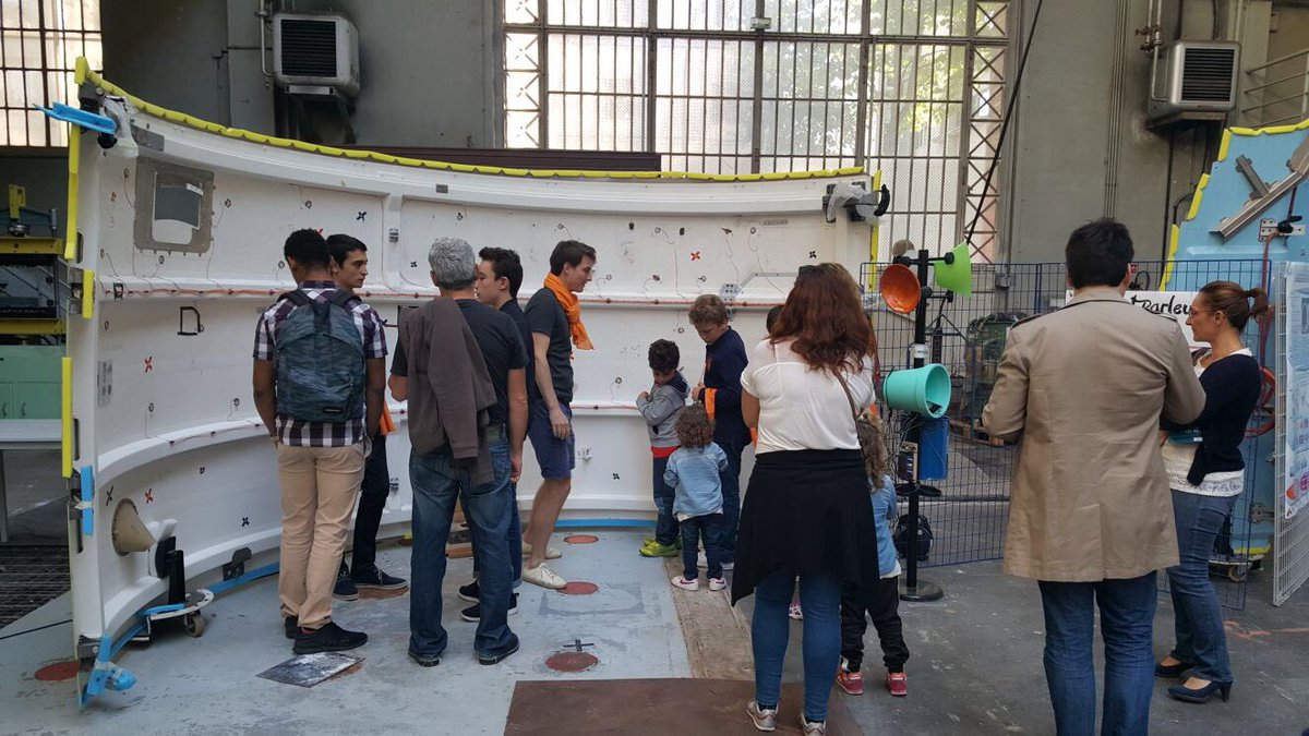 ArtsetMetiers_'s tweet photo. L'Ecole est ravie d'accueillir petits et grands pr fêter la #Science ! Merci à ts pour ces moments de partage #FDS2017 #AMFeteScience https://t.co/7RrZNaX27V