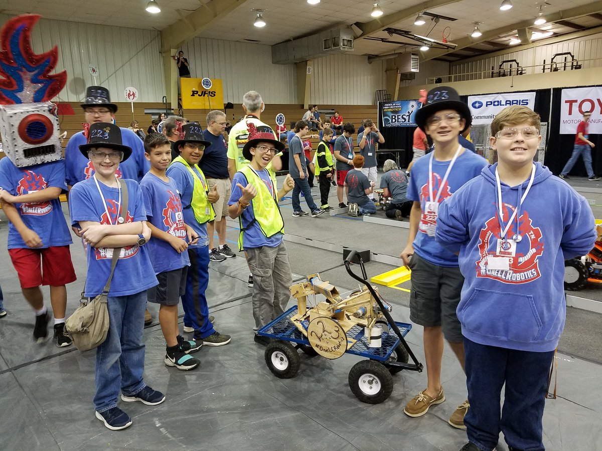 onelcrobotics's tweet photo. #OneLCRobotics is ready for competition at Priceville Junior High! #OneLC #lincolncountyhighschool #bestrobotics #fear547 https://t.co/uKL79etMB2