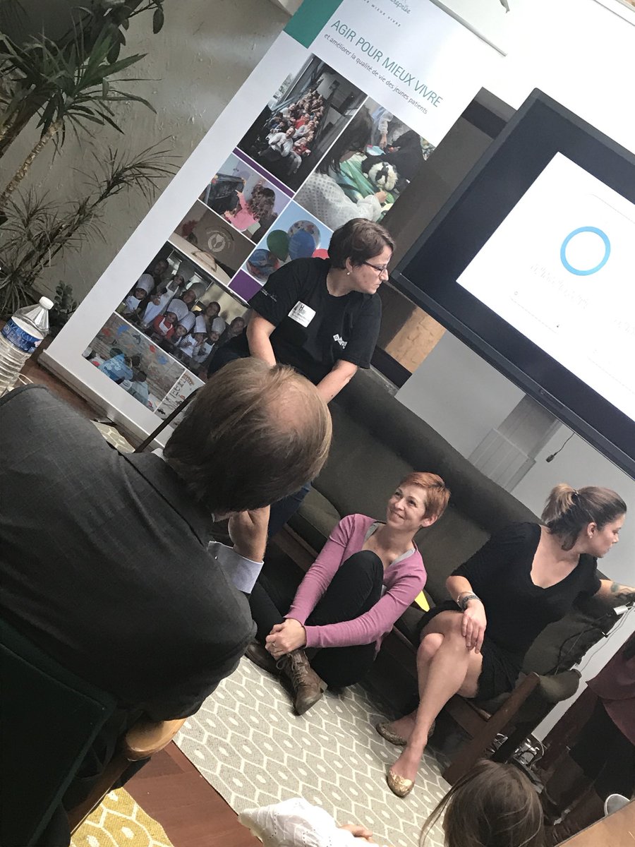 laumacom's tweet photo. #HackAFond @gdedurat prône la protection des #nounours et l’usage de la tortue en tant que #doudou connecté #innovation https://t.co/EToxUkdqTA