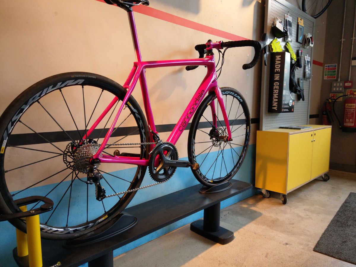 Some lucky lady is getting this rebuilt and resprayed bike. #thisgirlcan #totalwomenscycling #muzzy <a href="/SDWcycleclub/">Southborough & District Wheelers 🟡🔴⚫️</a>