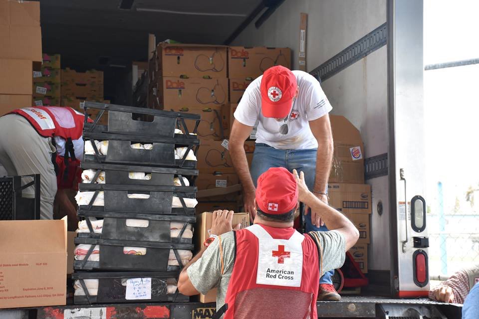 pmmacias's tweet image. It’s the weekend, but @RedCross teams continue to help feed our friends, families and neighbors in Puerto Rico. #HurricaneMaria