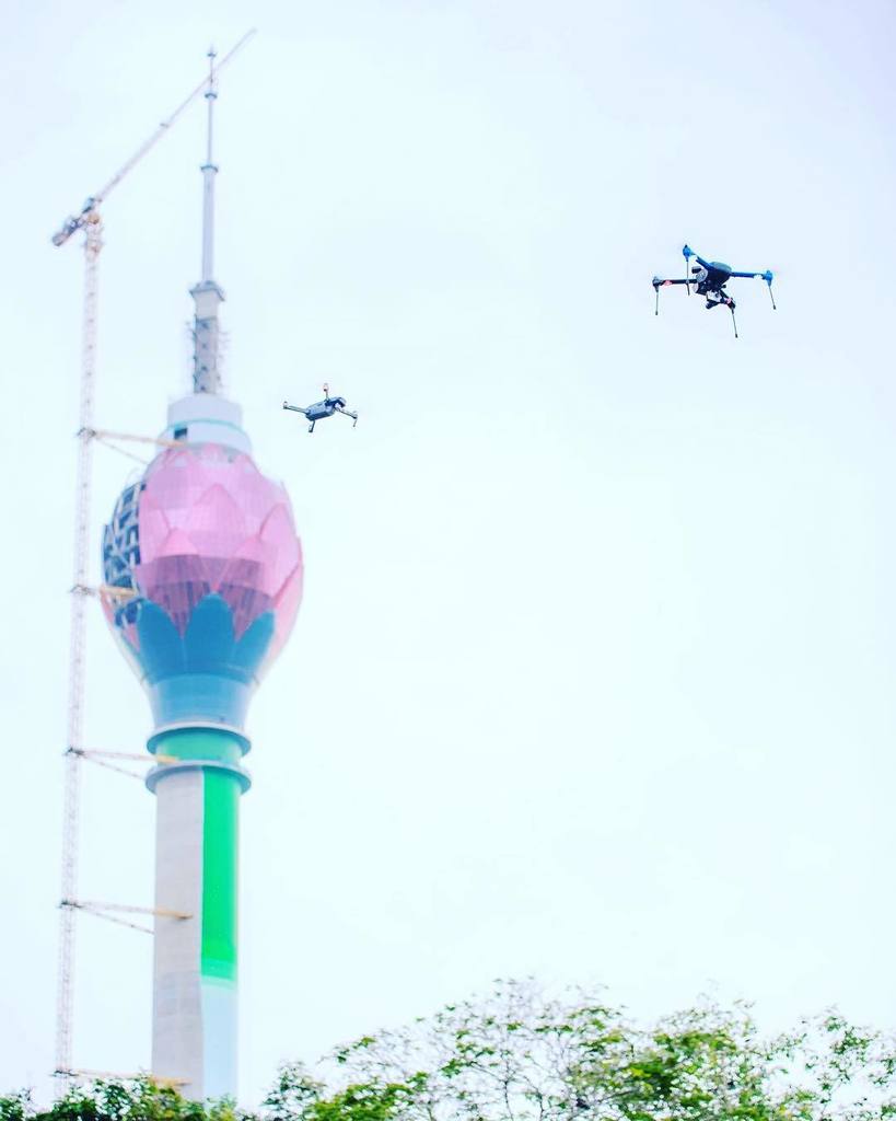 tharinduraza's tweet photo. #cgennoble2017 #codegeninternational #dronesession #dronepassion 🚁 https://t.co/1OopzV8OIN https://t.co/feUUsnHLOi