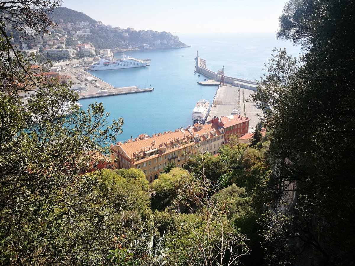 HowardJackson2's tweet image. A beautiful walk to the Chateau above Nice Port. It starts 200 metres from our lovely Nice apartment luxuryapartmentnice.com