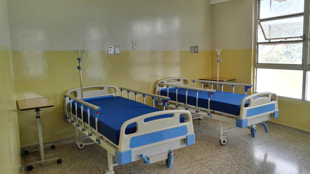 ivanrive3's tweet photo. #Mérida ¡Palabra Cumplida! Gobernador Alexis Ramírez entregó totalmente rehabilitado piso 6 del Hospital Universitario,IAHULA @JEHYSONGUZMAN https://t.co/N6Q0J9LQj0
