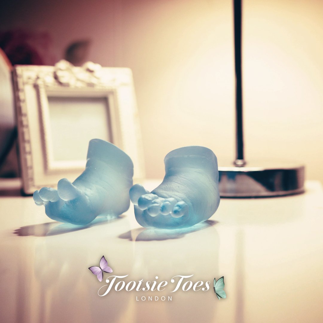 TootsieToesLDN's tweet photo. Our 3D glass casts are so luminous and full of colour! You just have to pick them up and touch. #3dcasts #babycastings #handmade #bespoke https://t.co/RNfAGUno2O