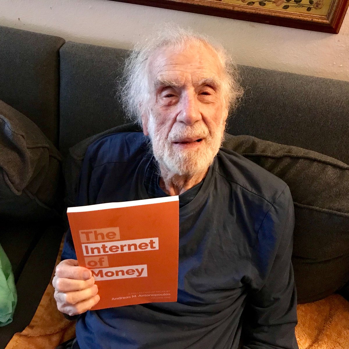 Teaching my 94 year old dad about #bitcoin and why it matters. Must be one of the oldest $BTC traders in the world. Thanks <a href="/aantonop/">Andreas (aantonop Team)</a>!