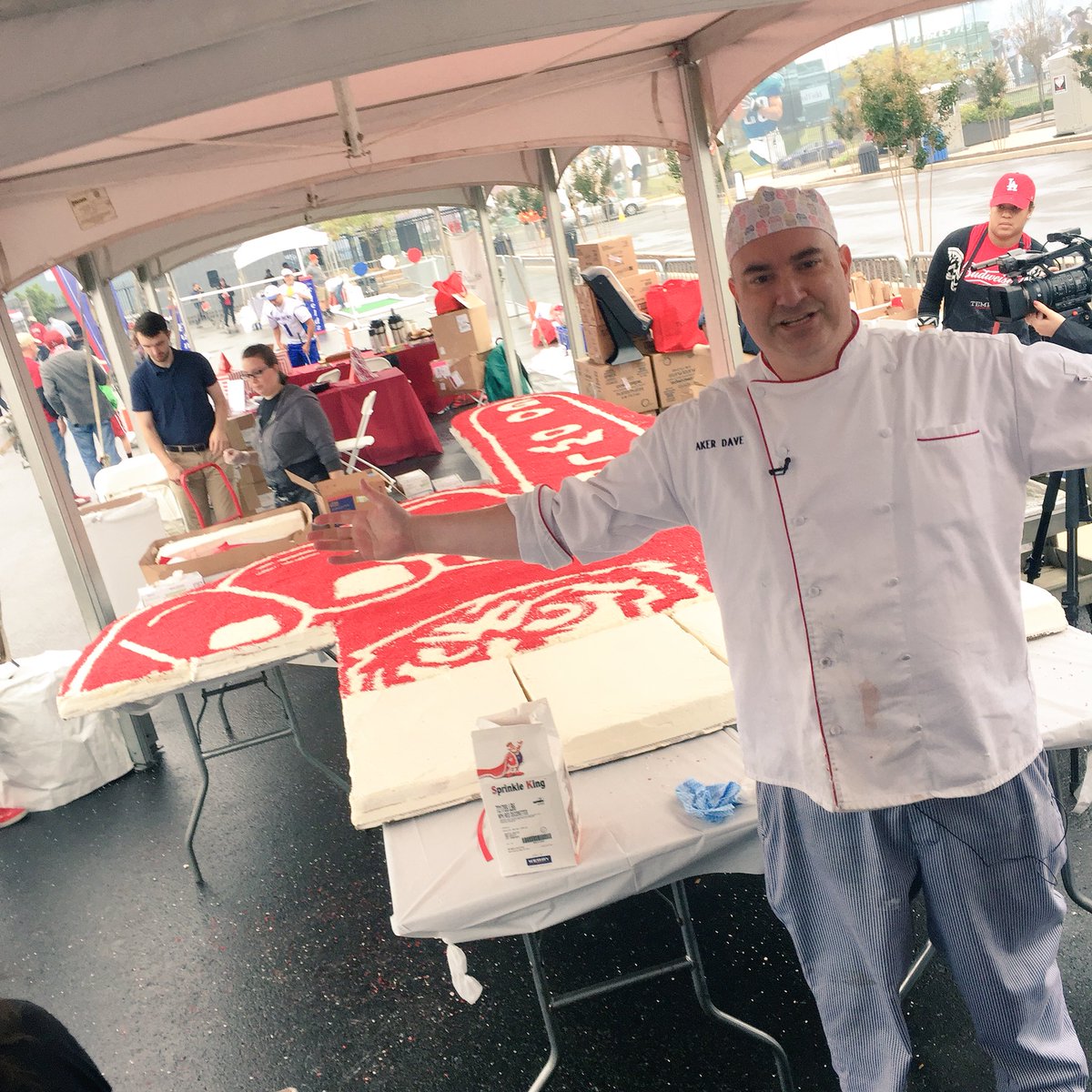michaeljoel's tweet photo. Always love seeing fellow 🦉s at @TempleAlumni events. Stay connected. #TempleHC17 https://t.co/kJ0fnMuX7P