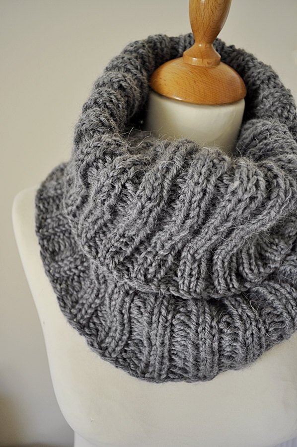 art_lou's tweet photo. Grey Ribbed Cowl - Knitted Gray Cowl - Grey Alpaca Cowl - Handknit Wo… https://t.co/D8I9i0CIuP #giftforhim #WoolCowl https://t.co/FX3gJf6hUe