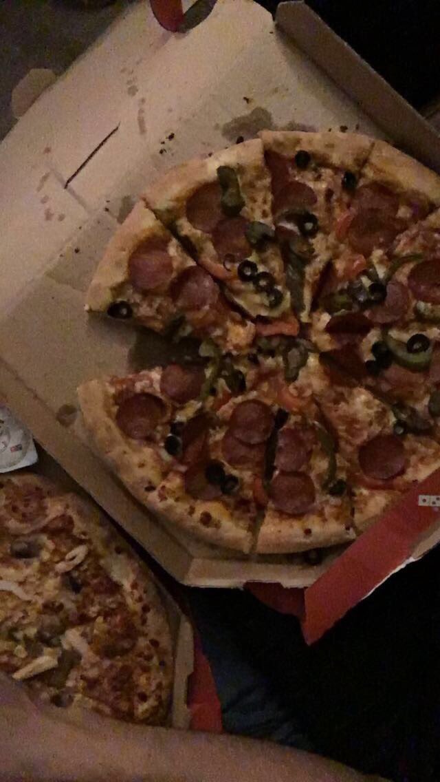 dosomethingbeau's tweet photo. Casual slice missing out of my pizza on delivery... 😳 @Dominos_UK https://t.co/W6RbKDJpgP