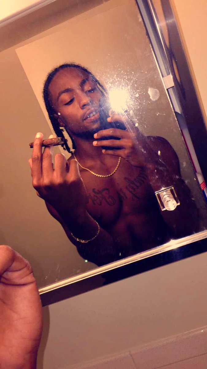 Prophet12_'s tweet photo. Whole lotta P's , bitch dat PASSSSTOOO ! 🤒👻 https://t.co/rYOrIvXLrq
