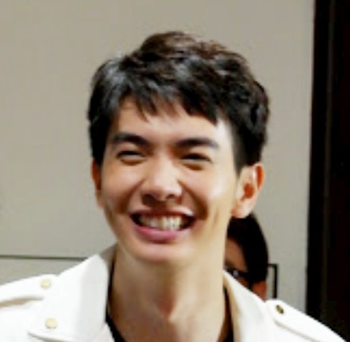 OnMaxjo's tweet photo. And when U smile, The whole world stops and stares for a while.
'Cause, Boys, you're amazing,
JUST THE WAY U R.
#maxky_rp #nengnn #kavinkvp https://t.co/V7esEubVqT