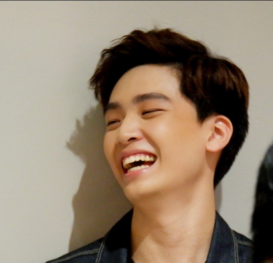 OnMaxjo's tweet photo. And when U smile, The whole world stops and stares for a while.
'Cause, Boys, you're amazing,
JUST THE WAY U R.
#maxky_rp #nengnn #kavinkvp https://t.co/V7esEubVqT