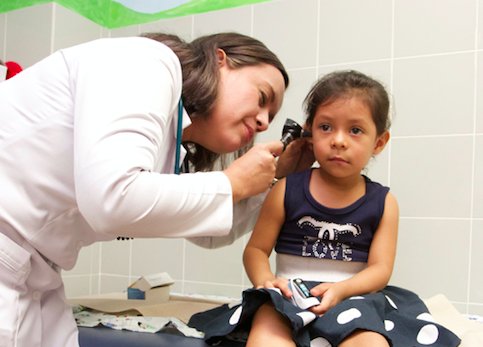 Americares's tweet photo. Tonight we invite you to follow & use "#Airlift30" we will be live-tweeting from the 30th Americares Airlift Benefit π·: #AAB2016 El Salvador https://t.co/E716rNChdI
