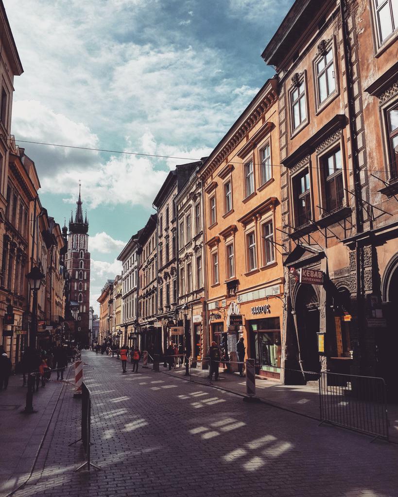 Beautiful street leading to the Market Square in #Krakow, #Poland
/
#travel #travelblog #travelblogger #traveling #exploring
RT