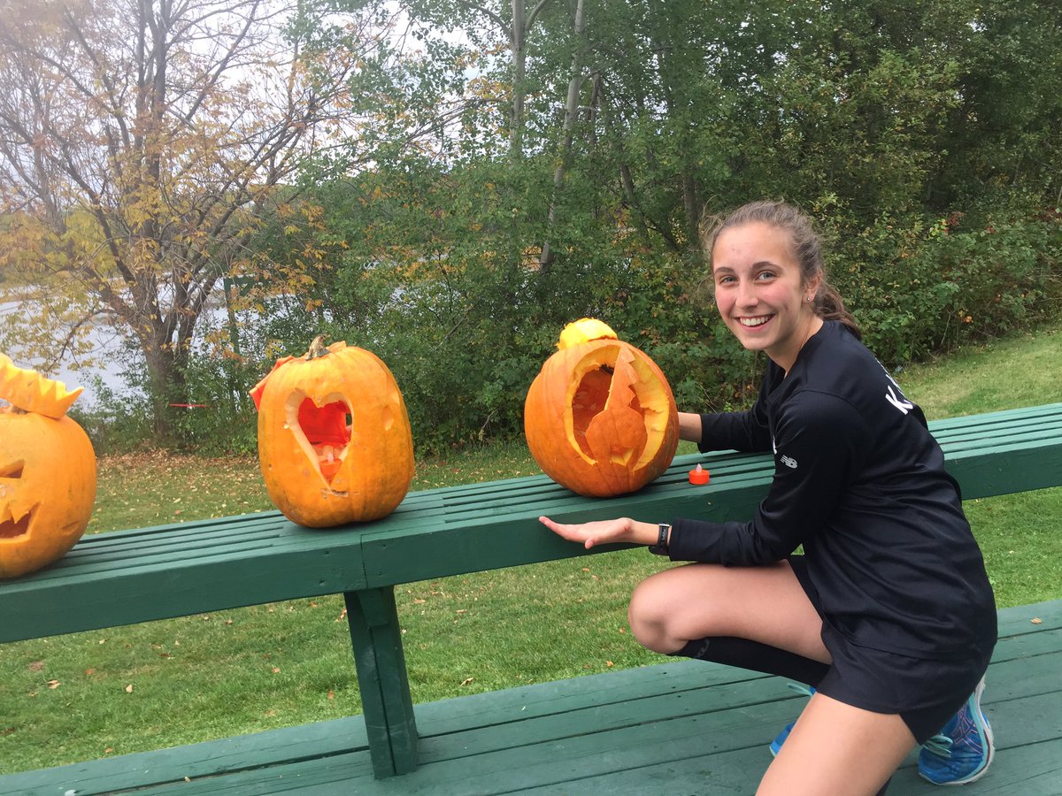 creamerD8's tweet photo. #keyleader pumpkin carving with a Kiwanis theme #PEI #colonelgray @Ocean100  @PEIGuardian https://t.co/Bl0Pj6rrms
