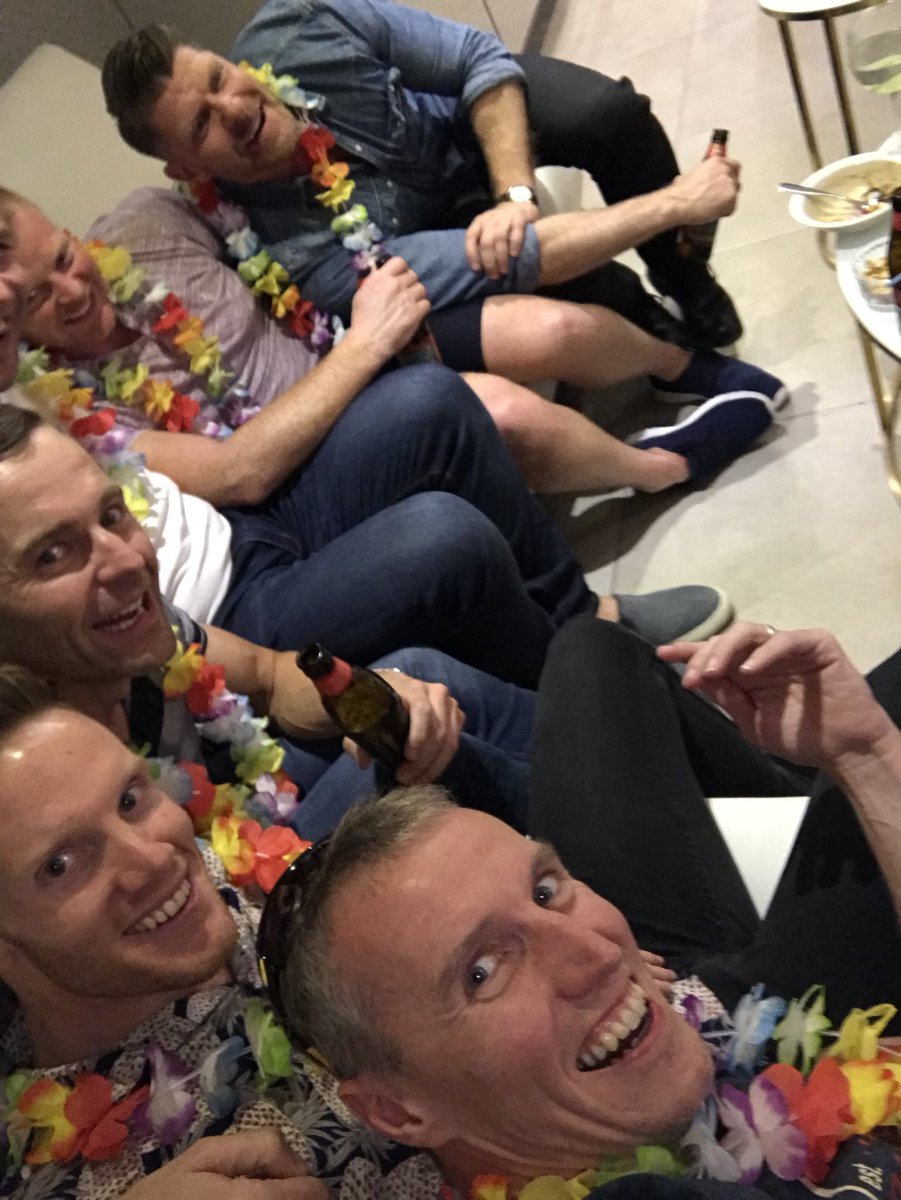 Bryan__Riley's tweet photo. #KonaParty #Ironman #WorldChampionship #Ironmantri #groupselfie https://t.co/EbiZgRge6X