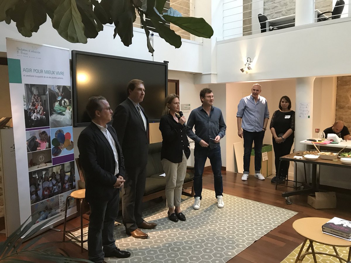 laumacom's tweet photo. #hackafond Premier résultat, le coup de cœur du jury est attribué à @FrancePsoriasis pour sa tortue connectée https://t.co/HE9w9hsoxD