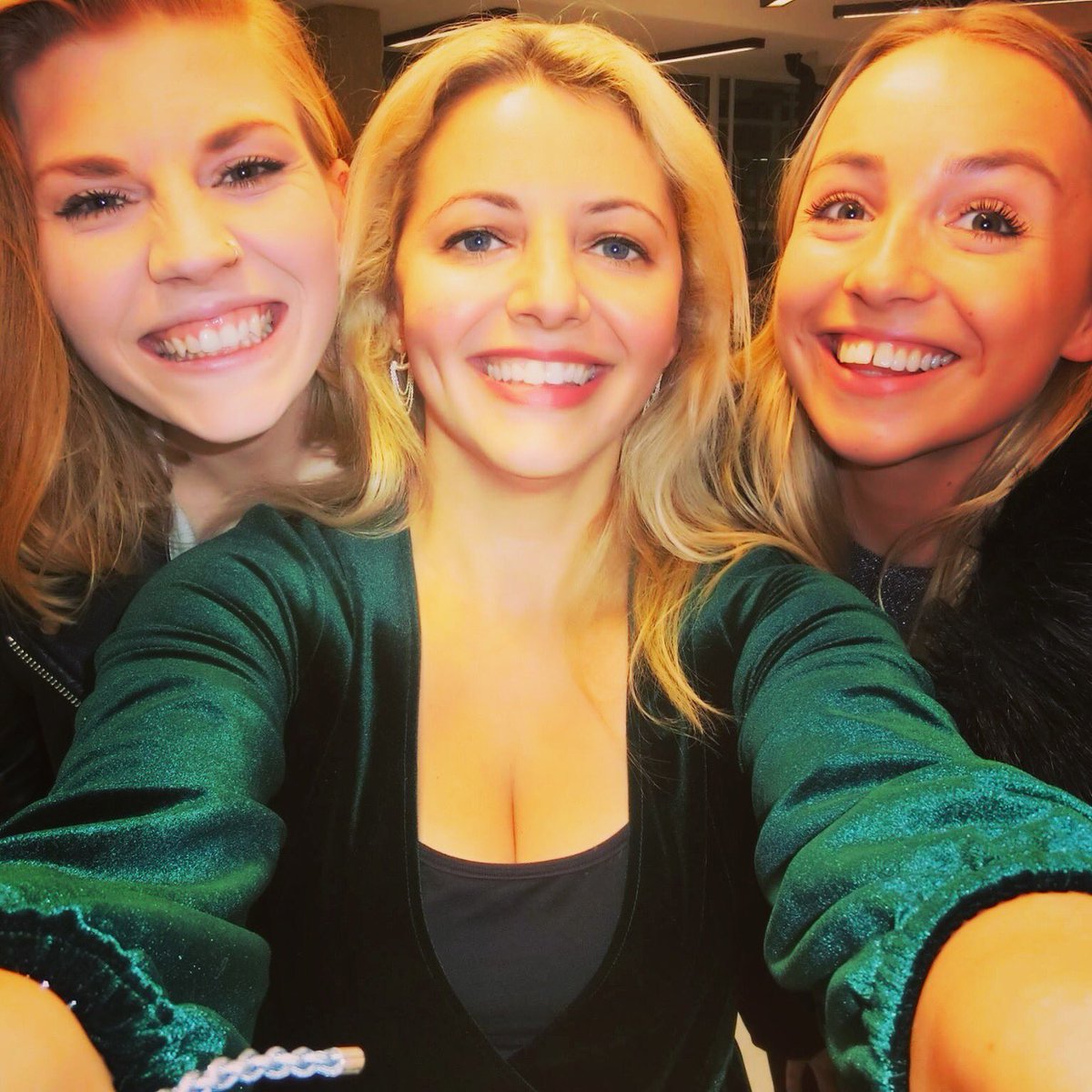 LISAJDAWSON's tweet photo. #blondes #teamrecipe #promax https://t.co/VxDomqcx22