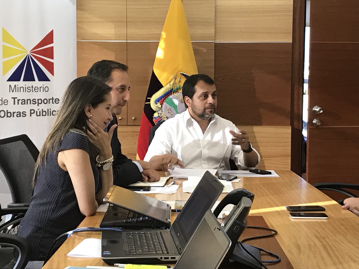 PaulGranda's tweet photo. Mantuvimos reunión de trabajo con @latam y @Tame_EP para analizar estrategias que mejoren la conectividad interna del Ecuador https://t.co/iLNpJMVdUQ