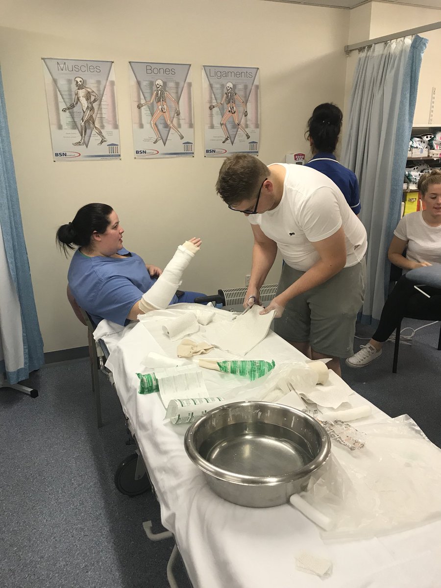 emilyjacks15's tweet photo. Great morning of Plaster training with the newly qualified nurses #teamfgh #pennineacute https://t.co/t73UeTKzgn