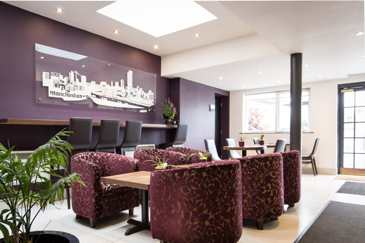 HelloHotelMan's tweet photo. Our reception area is the perfect place to sit back relax and grab a complimentary coffee! #hellohotel #Manchester https://t.co/kEFq6bze2E