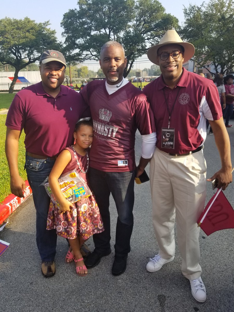 ronereynolds's tweet image. I'm enjoying attending the @TexasSouthern University 2017 homecoming parade with @TSUpres12 and LarryGreen. #tsuhc2k17 #TsuHomeComing2k17