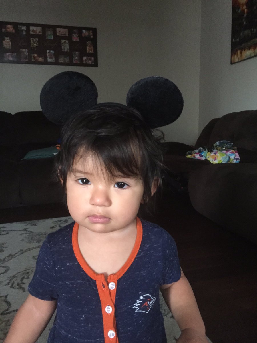 UTSAKingBowser's tweet photo. Baby girl is ready!!! Beat Southern Oklahoma University!!! #UTSA #BirdsUp #BeatSOU https://t.co/D1l1HbwP73
