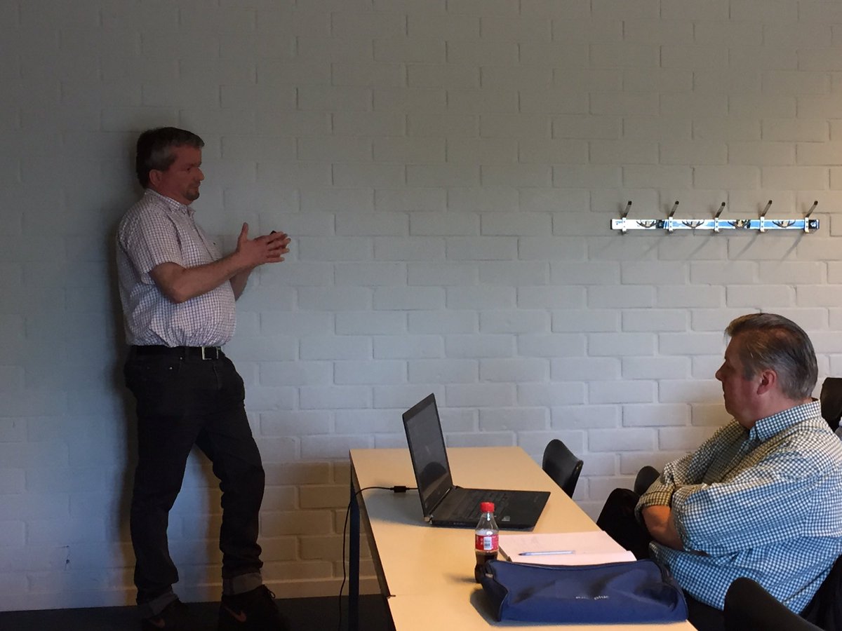 ulrikevandaele's tweet photo. dr. Casaer, Nancy Van Loey en Luc Bernaert sloten de namiddag van @ScarAcademy succesvol af @MOVANTresearch @vzwOscare https://t.co/f4CUN7Yl8P