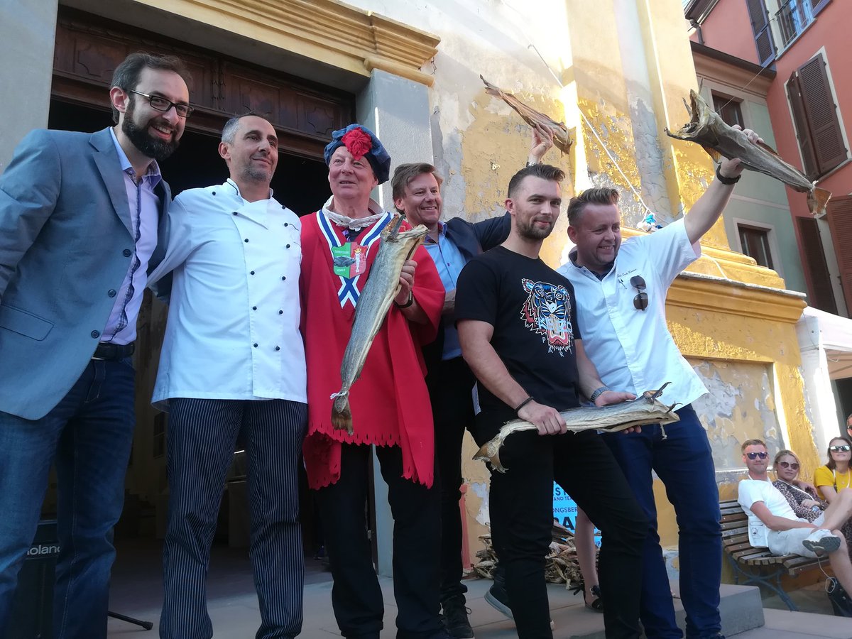 BarberaAgliano's tweet photo. Inaugurata la terza edizione del Barbera Fish Festival ad Agliano Terme oggi e domani! #barberafish17 #wine #fish #barbera #norge #norvegia https://t.co/P89jDjoSFo