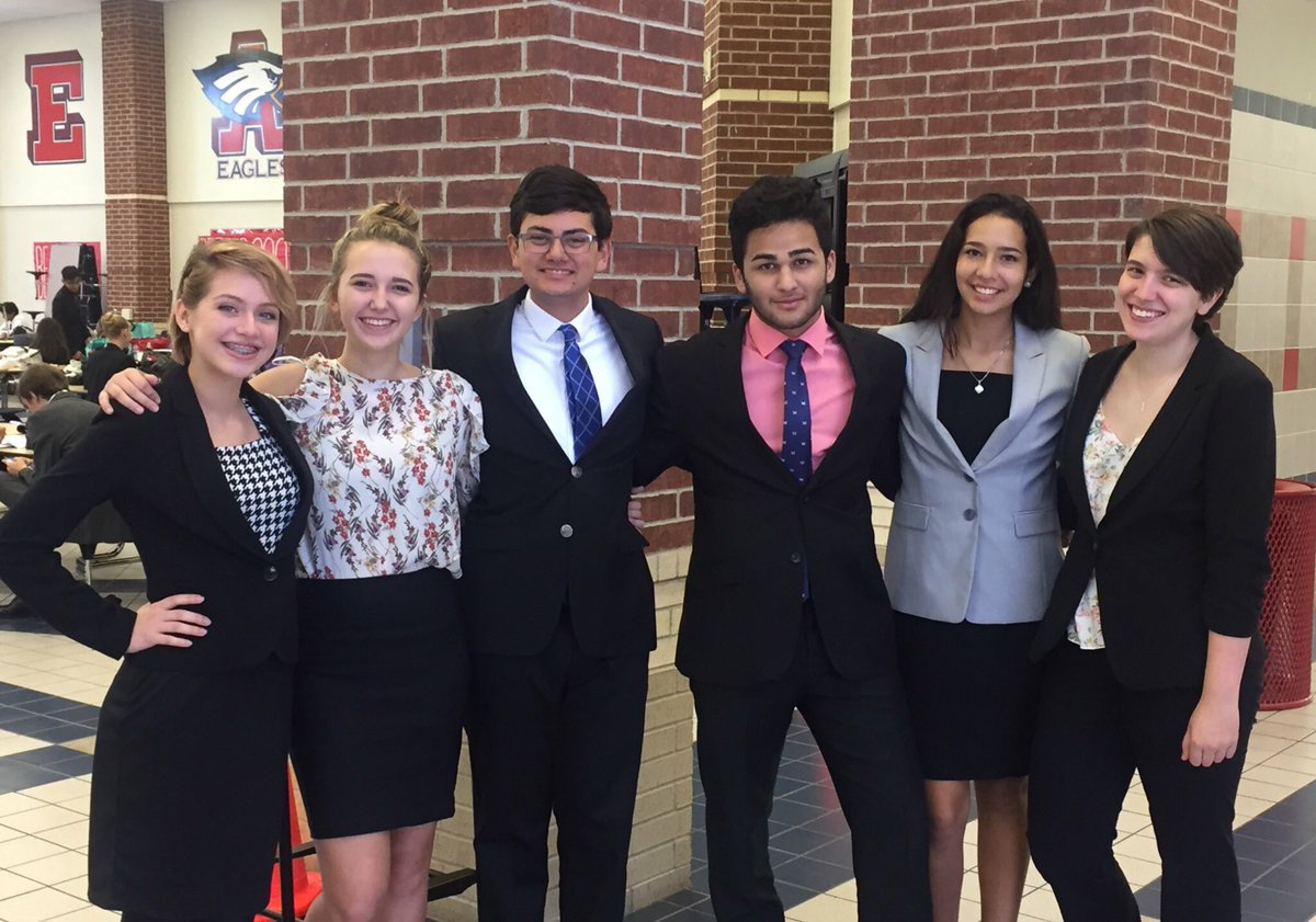 conroedb8's tweet photo. Day 2 of our Kingwood tournament! #tigers #CHSprideandunity https://t.co/q7HmKwKENx
