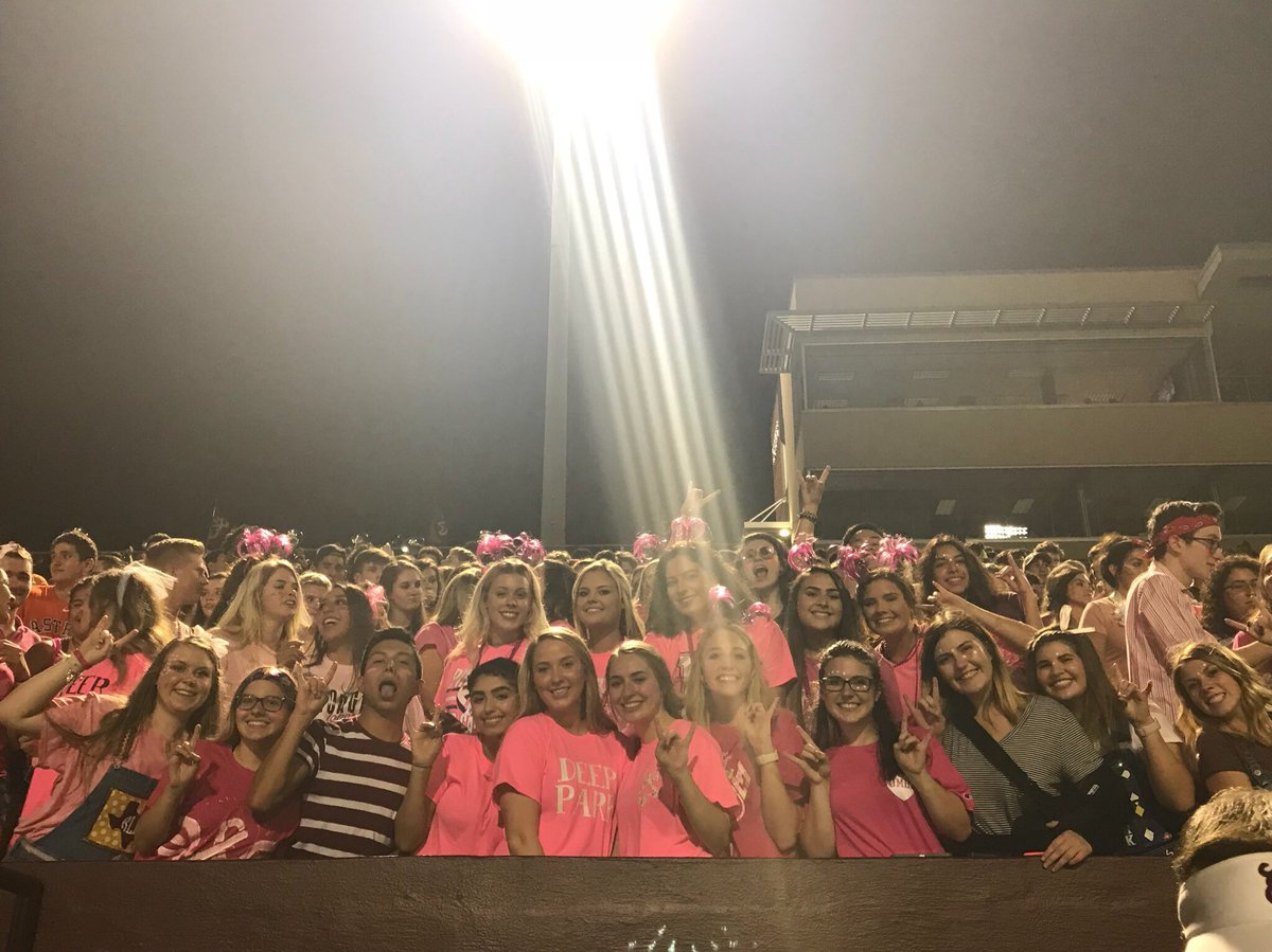 lugo_thomas's tweet photo. At FNL making unforgettable memories of my senior year with amazing people!! #dpf2017 #DPFanPics https://t.co/rzghTsxvKj