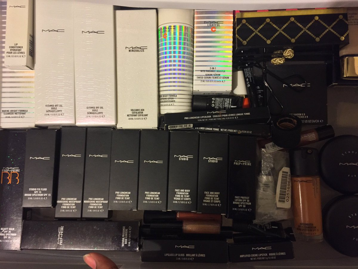 josephnguyen92's tweet photo. I have enough #maccosmetics #makeup to #makeover an entire army. LOL 😂 #studiofixfluid #prolongwear #matchmaster #faceandbody and much more https://t.co/caDrUU68g5