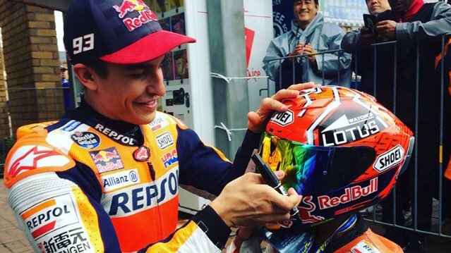 catarina93_73's tweet photo. @marcmarquez93 & Mini Marc at @motegi_english
#TheRedVolution has no limits, no borders, no end!!!
#PowerOn93 #MM93
(📷UniversMotoGP) https://t.co/oibxZB21XJ